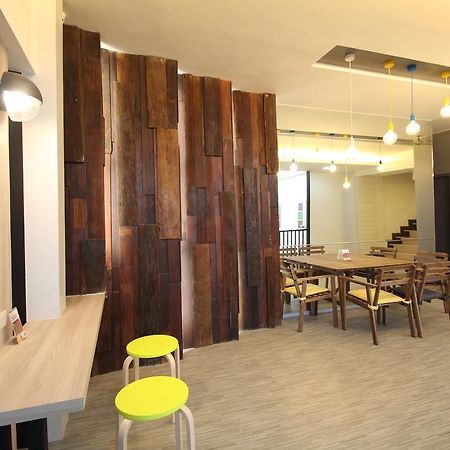 Preme Hostel Банкок Екстериор снимка