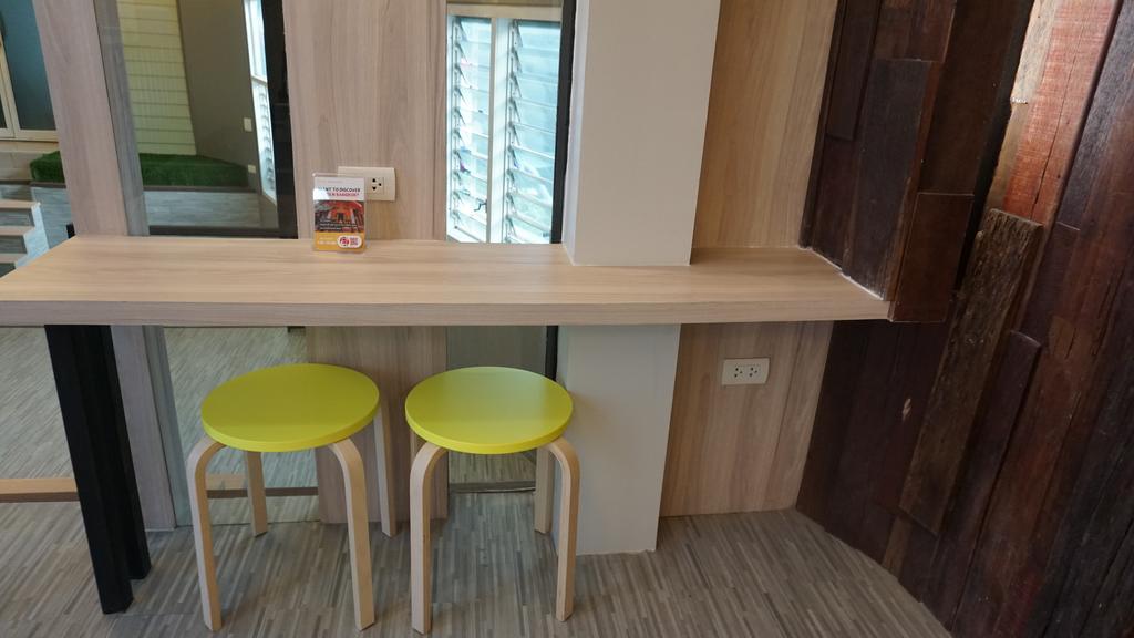 Preme Hostel Банкок Екстериор снимка