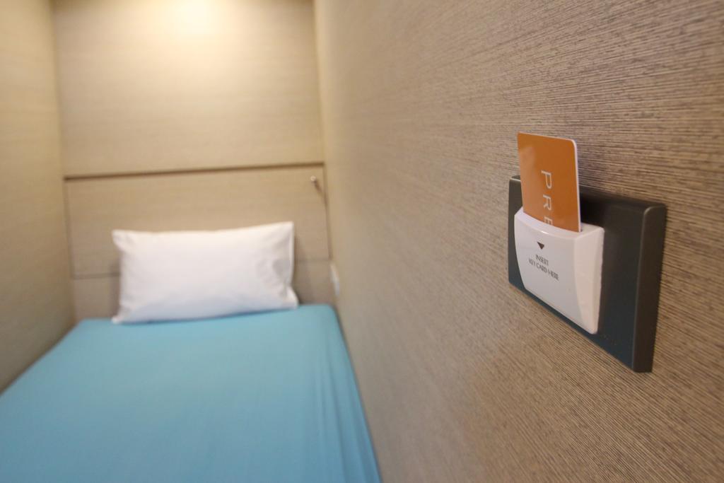 Preme Hostel Банкок Екстериор снимка