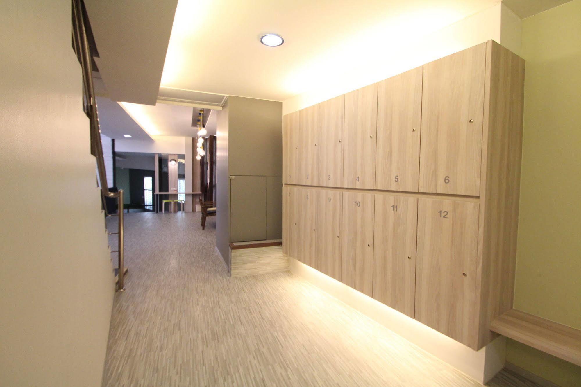 Preme Hostel Банкок Екстериор снимка