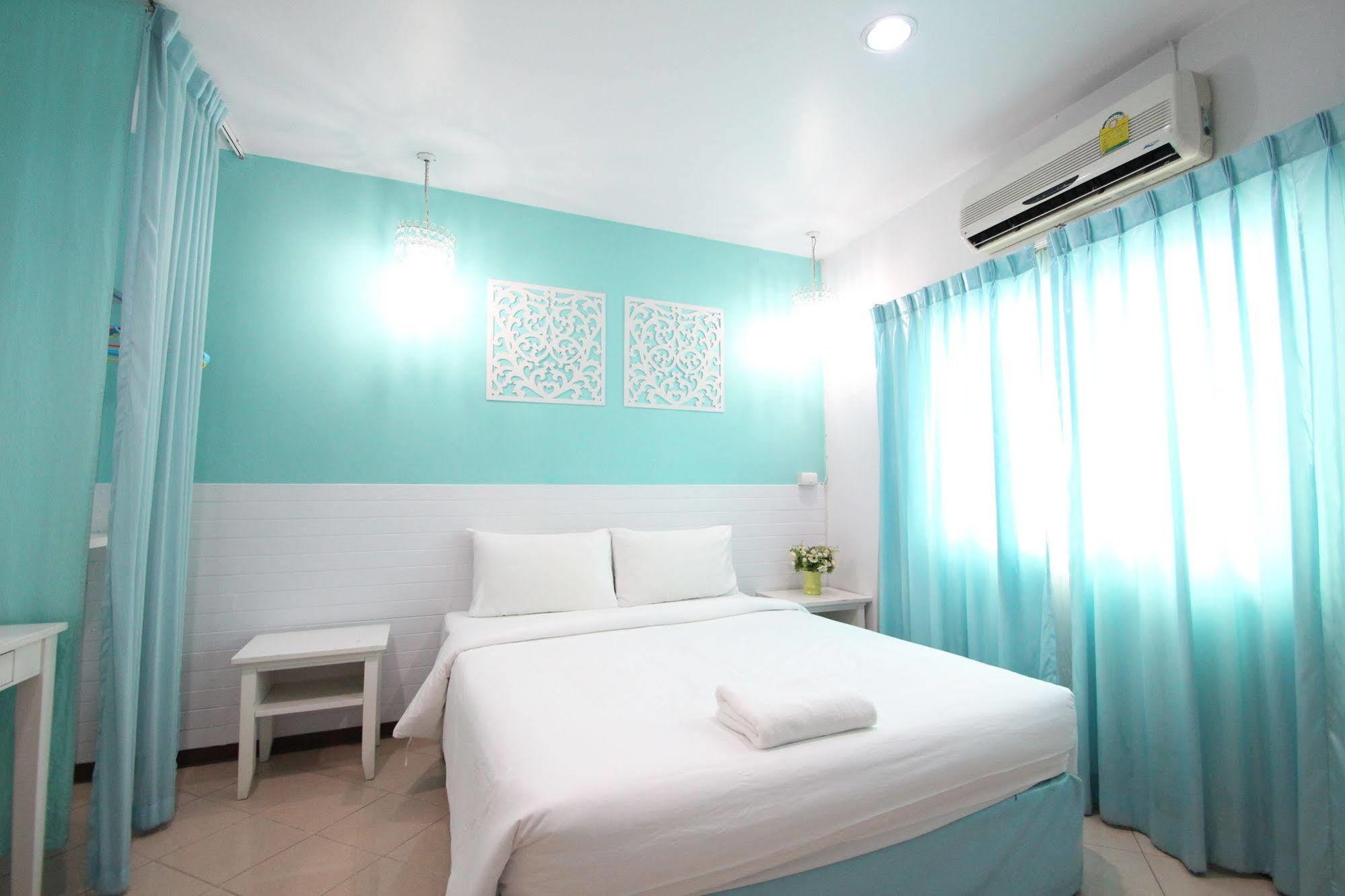 Preme Hostel Банкок Екстериор снимка