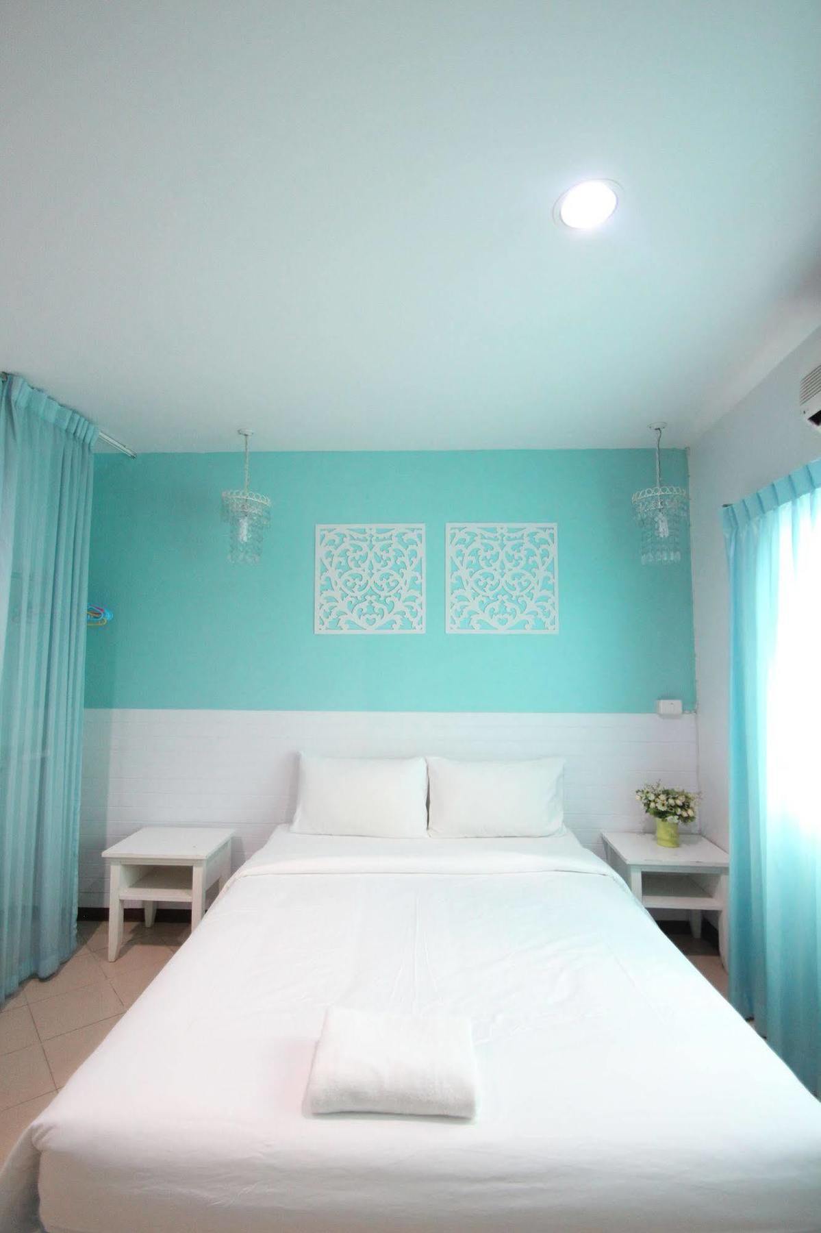 Preme Hostel Банкок Екстериор снимка