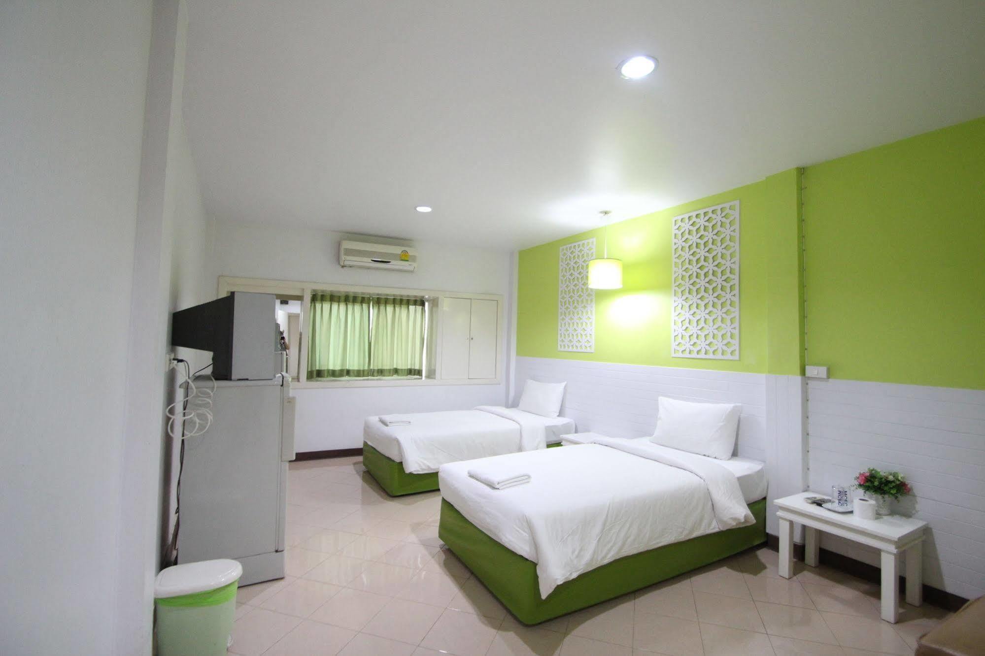 Preme Hostel Банкок Екстериор снимка