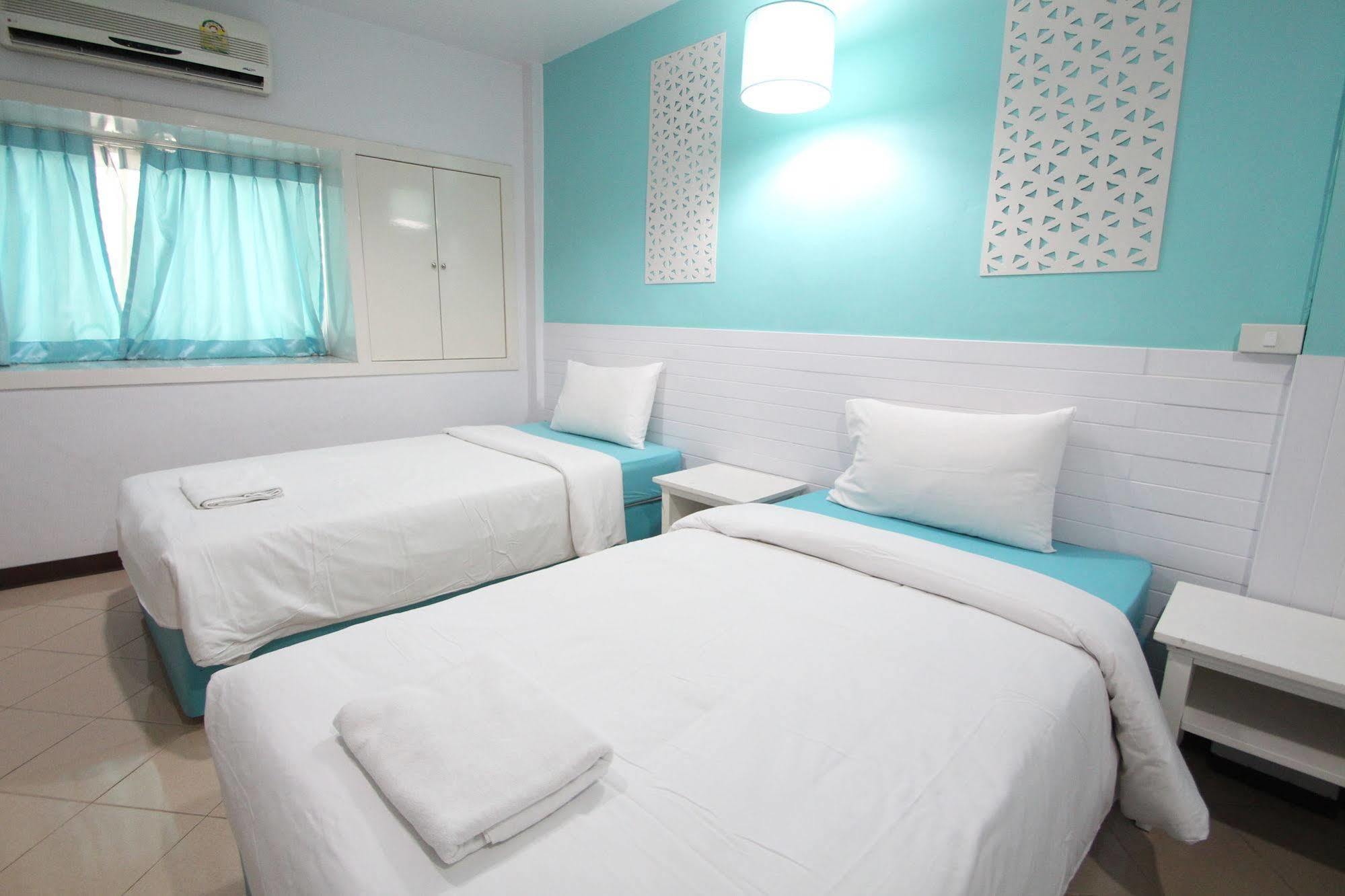 Preme Hostel Банкок Екстериор снимка