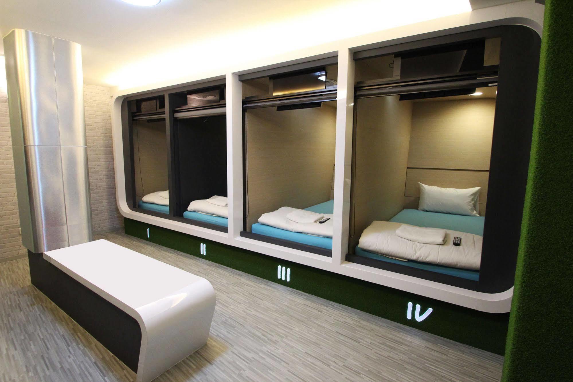 Preme Hostel Банкок Екстериор снимка